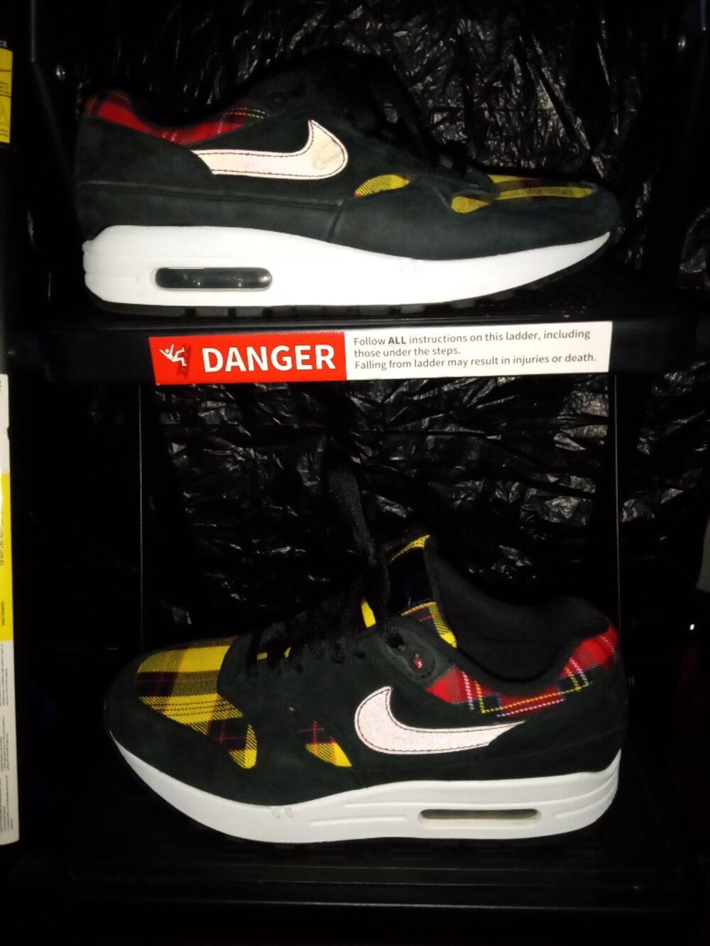 Nike Womens Air Max 1 SE Tartan Size 8